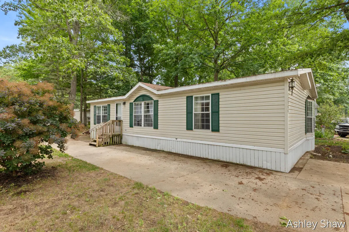 13566 Pinewood Drive, Grand Haven, MI 49417 - #1