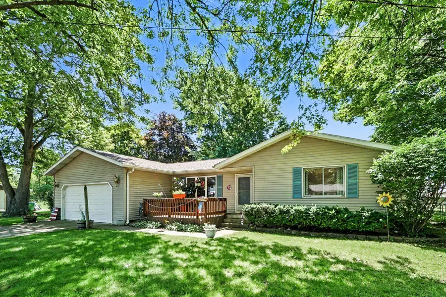 202 E Vermont Avenue, White Pigeon, MI 49099 - #2