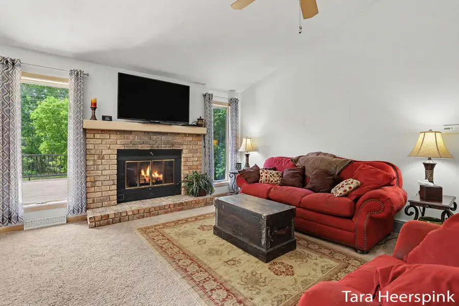 6237 Arroyo Vista Drive Ne, Rockford, MI 49341 - #3
