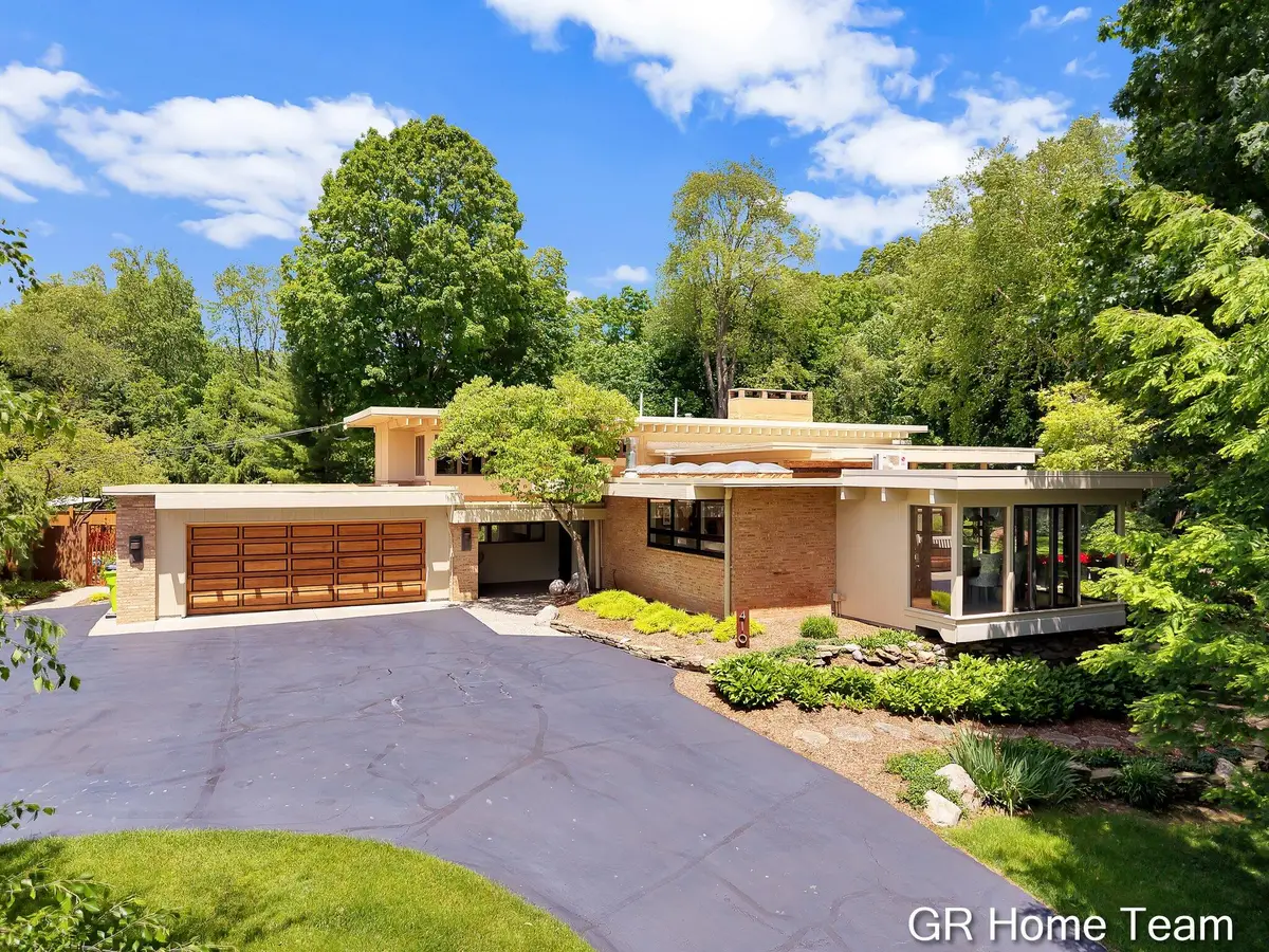 410 W South Street, Greenville, MI 48838 - #1