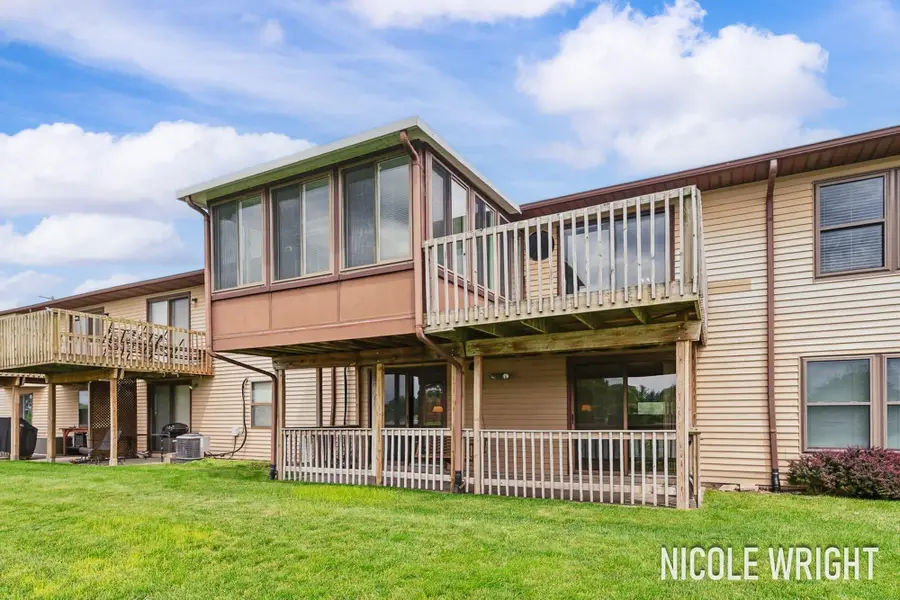 2922 Porter Court Sw, Grandville, MI 49418 - #3