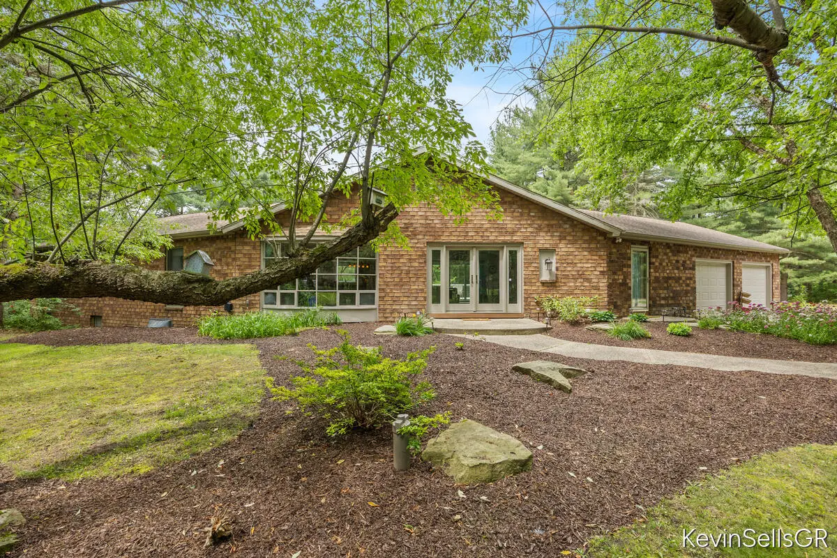 7710 Cascade Pines Drive Se, Grand Rapids, MI 49546 - #1