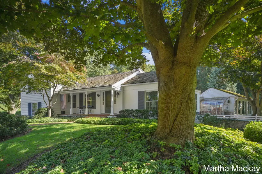 140 Krause Street Ne, Rockford, MI 49341 - #2