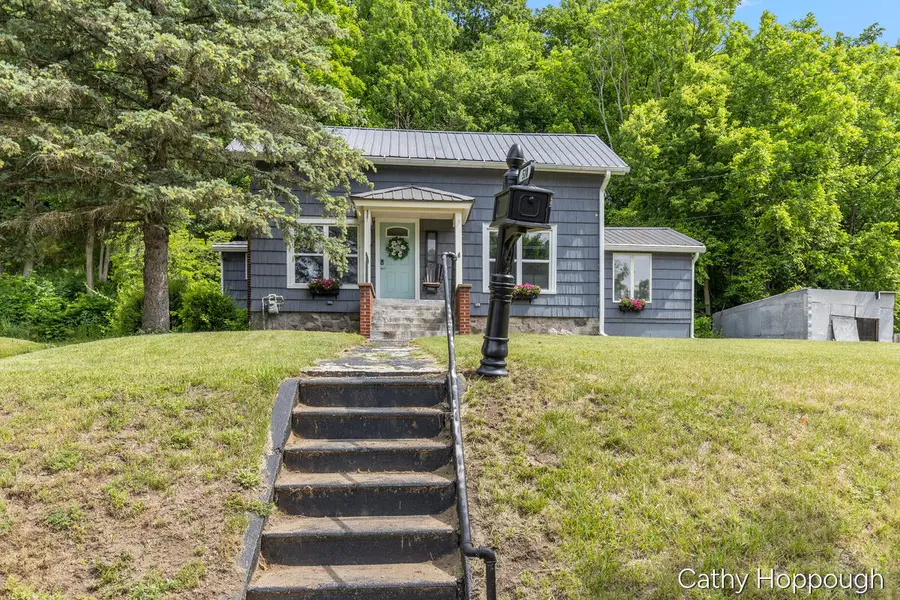 510 E Main Street, Ionia, MI 48846 - #3