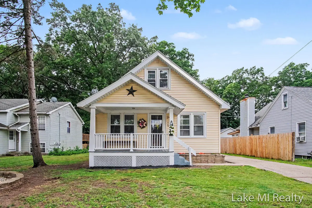 3639 Burlingame Avenue Sw, Wyoming, MI 49509 - #1