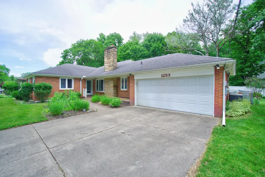 1253 Levant Street, Jackson, MI 49203 - #3