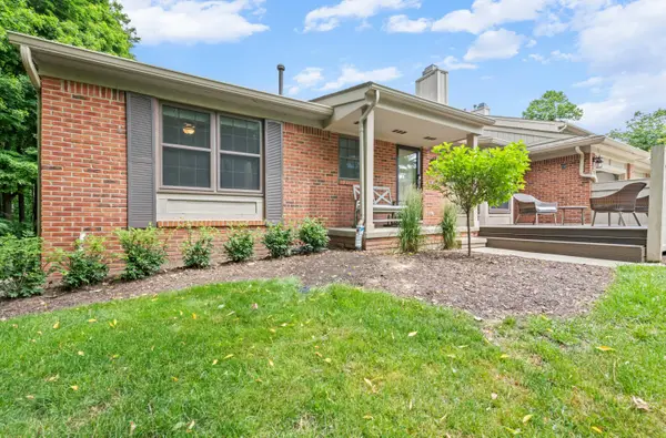 7256 Green Farm Road, West Bloomfield, MI 48322