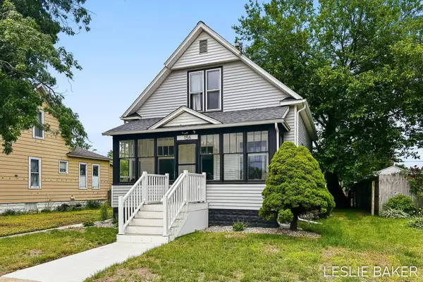 156 W 18th Street, Holland, MI 49423