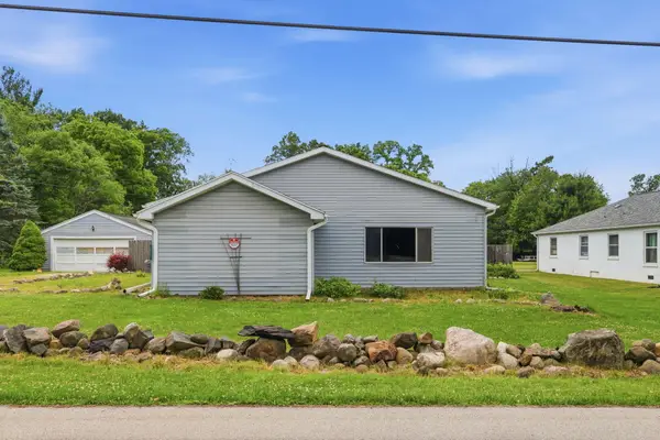 212 Woodland Avenue, Jackson, MI 49203