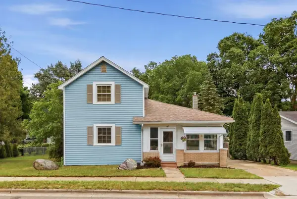419 N Monroe Street Se, Lowell, MI 49331