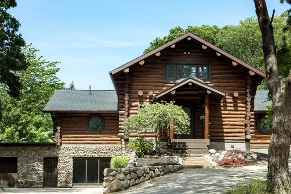 17097 Roosevelt Road, Spring Lake, MI 49456