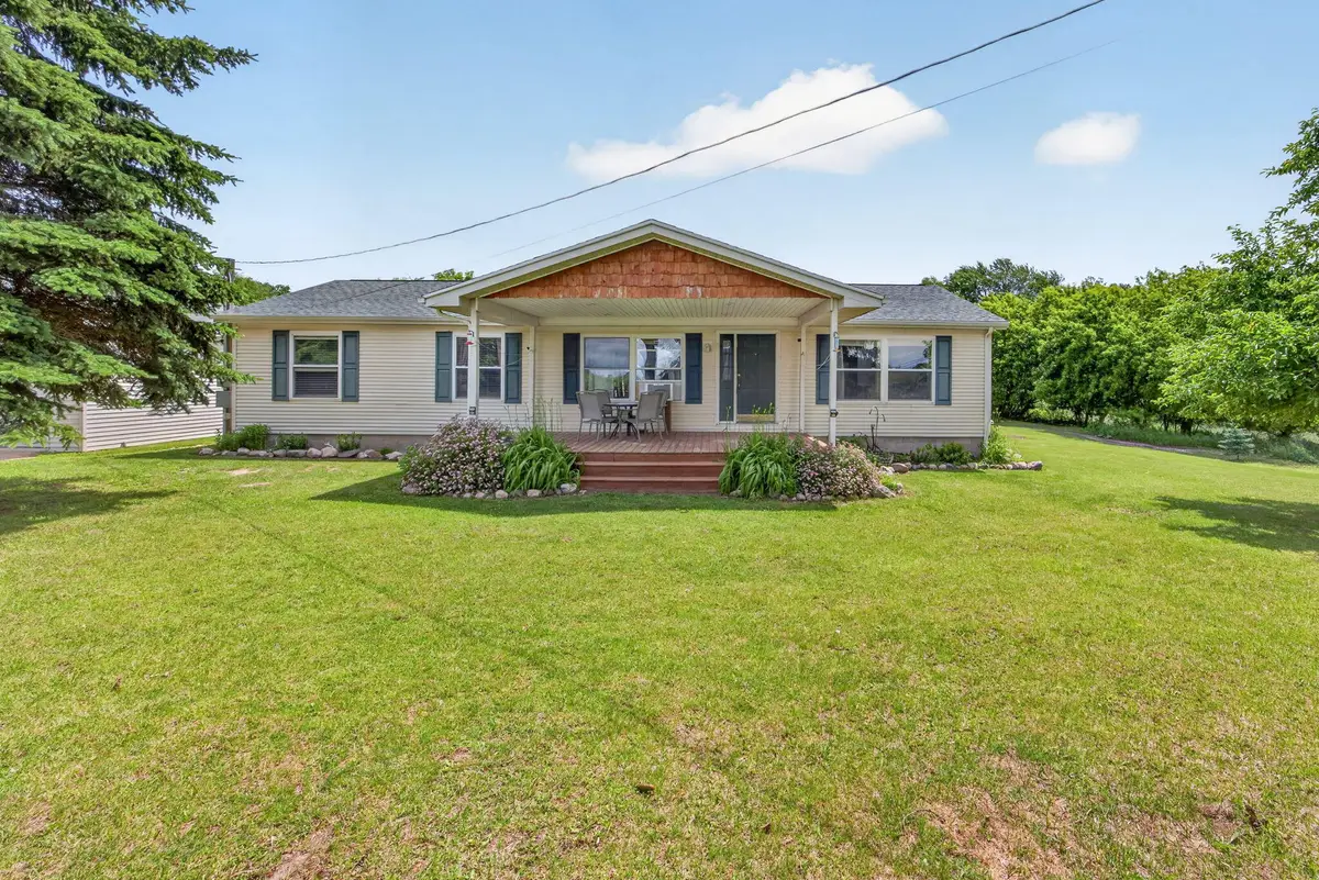 5110 N Cedar Lake Road Ne, Edmore, MI 48829 - #1