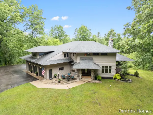 333 Fennessey Street Sw, Grand Rapids, MI 49534