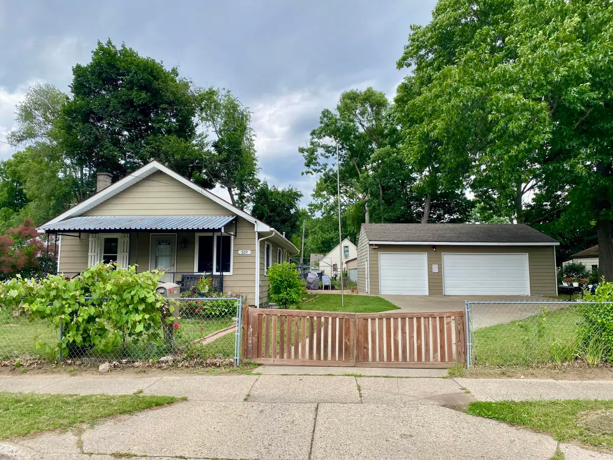 319 Holly Street Sw, Wyoming, MI 49548 - #1