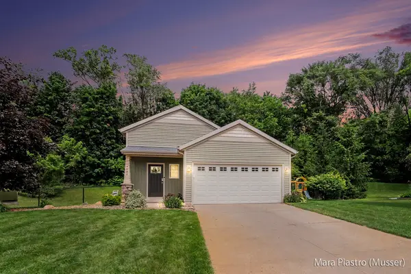 4558 Green Meadow Drive, Caledonia, MI 49316