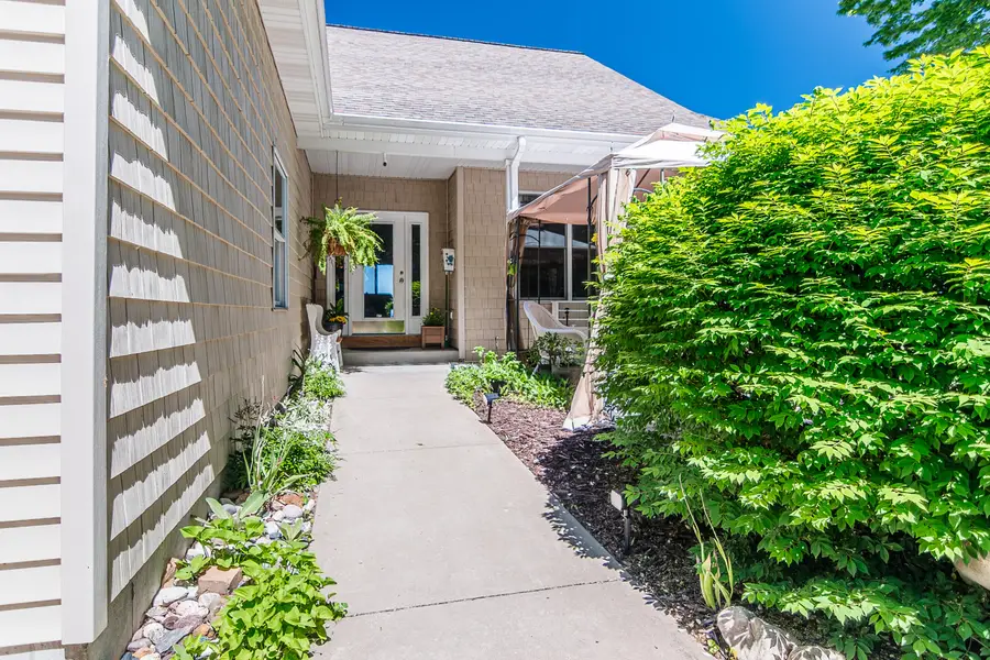 8562 W Woodridge Drive, Mears, MI 49436 - #3