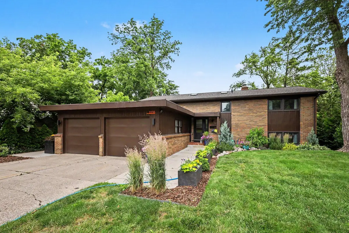 2235 Boston Street Se, East Grand Rapids, MI 49506 - #1