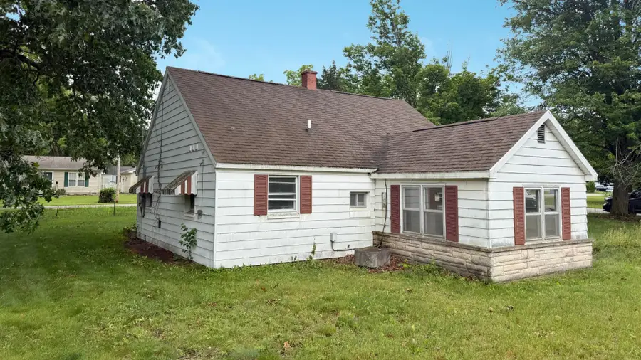 301 Mcmaster Street, Dowagiac, MI 49047 - #2