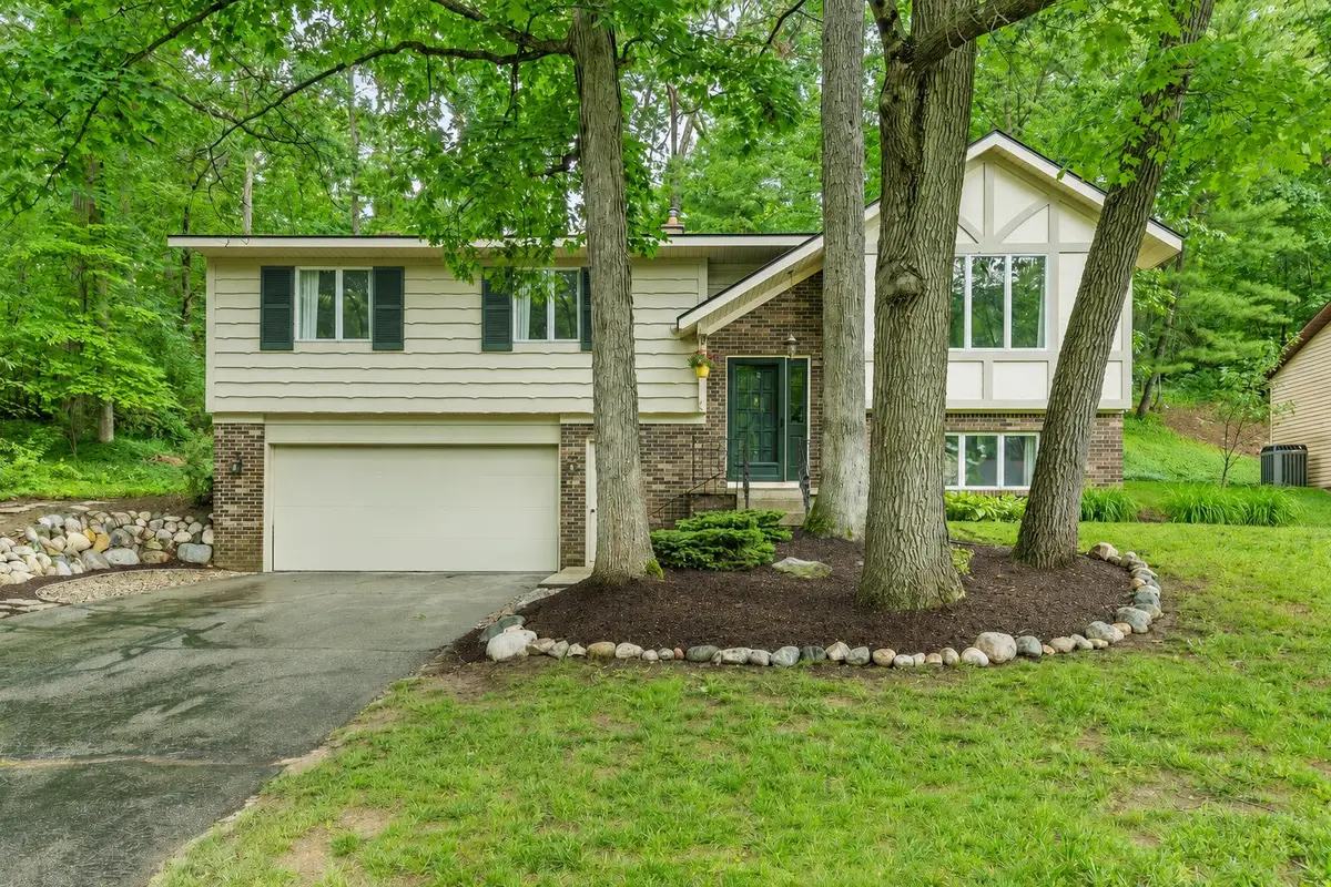 2121 Timberview Drive Ne, Grand Rapids, MI 49525 - #1