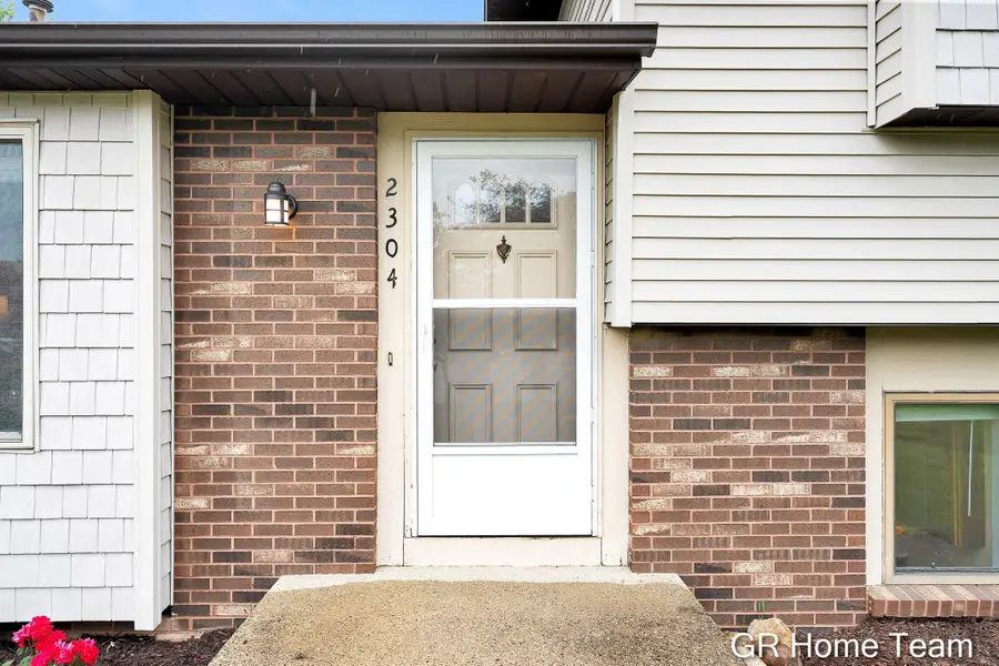 2304 Brookfarm Court Se, Grand Rapids, MI 49508 - #2