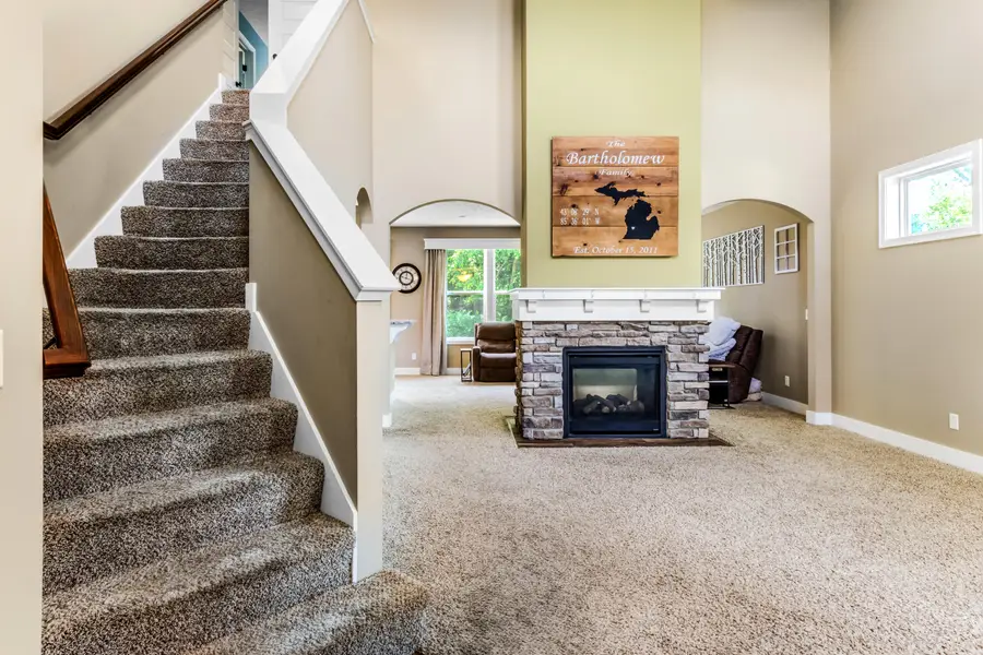 2852 N Saddle Ridge Court Ne, Rockford, MI 49341 - #2