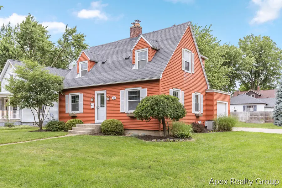 555 E Central Avenue, Zeeland, MI 49464 - #2