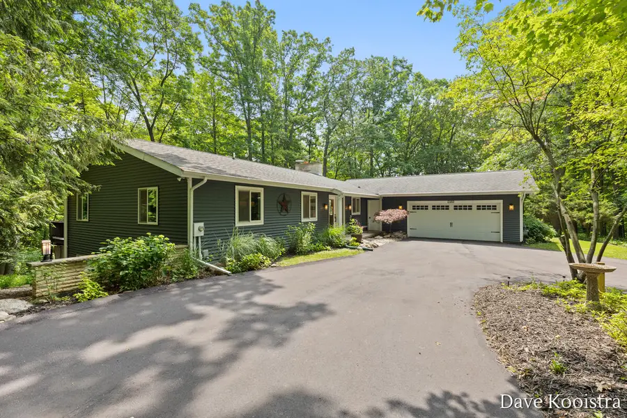 2480 Burton Woods Court Se, Grand Rapids, MI 49546 - #2