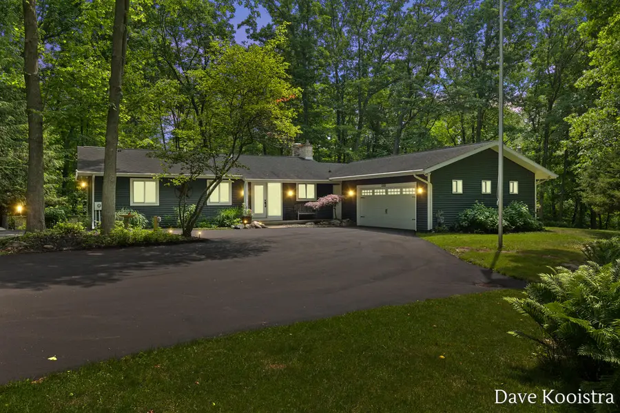2480 Burton Woods Court Se, Grand Rapids, MI 49546 - #3