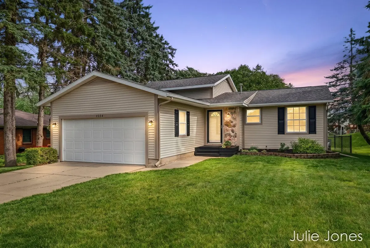 1554 Wakely Street Ne, Grand Rapids, MI 49505 - #1