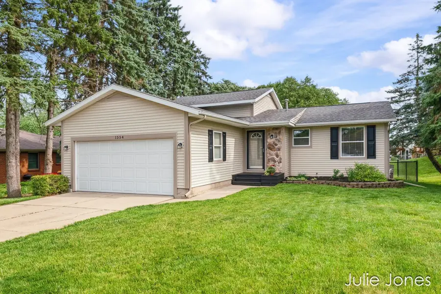 1554 Wakely Street Ne, Grand Rapids, MI 49505 - #2
