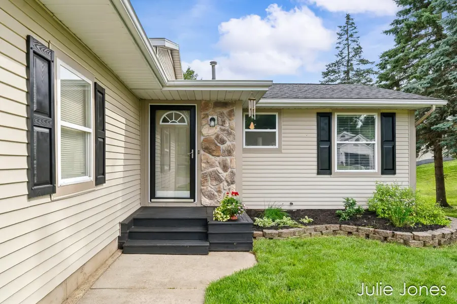 1554 Wakely Street Ne, Grand Rapids, MI 49505 - #3