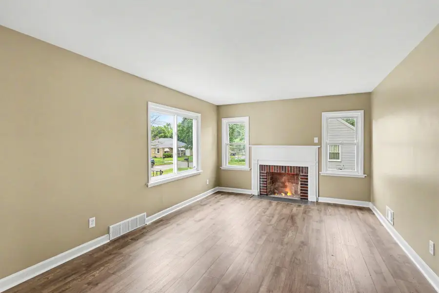 2215 Coolidge Street, Lansing, MI 48906 - #3