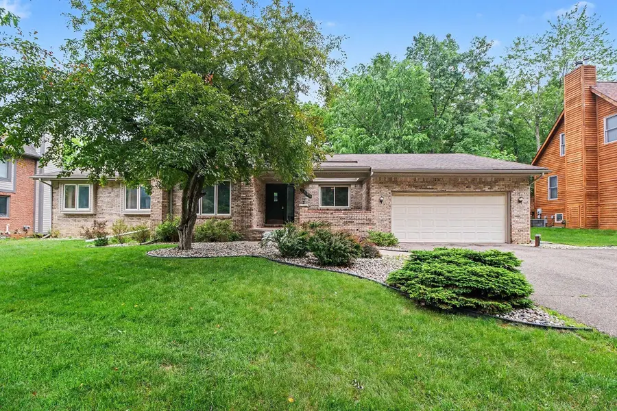 5635 Stanhope Street, West Bloomfield, MI 48322 - #3