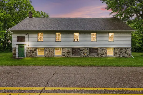 155 4th Street, Plainwell, MI 49080