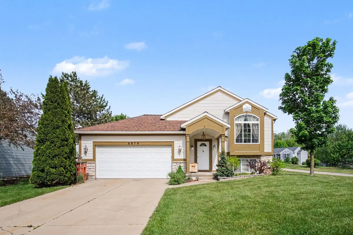 6878 Lake Bluff Drive Ne, Comstock Park, MI 49321 - #1