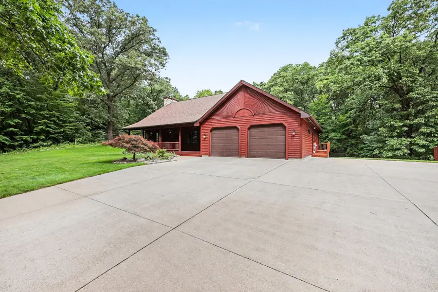 655 Auburn Trail Se, Ada, MI 49301 - #2
