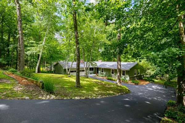4085 E Loch Alpine Drive E, Ann Arbor, MI 48103