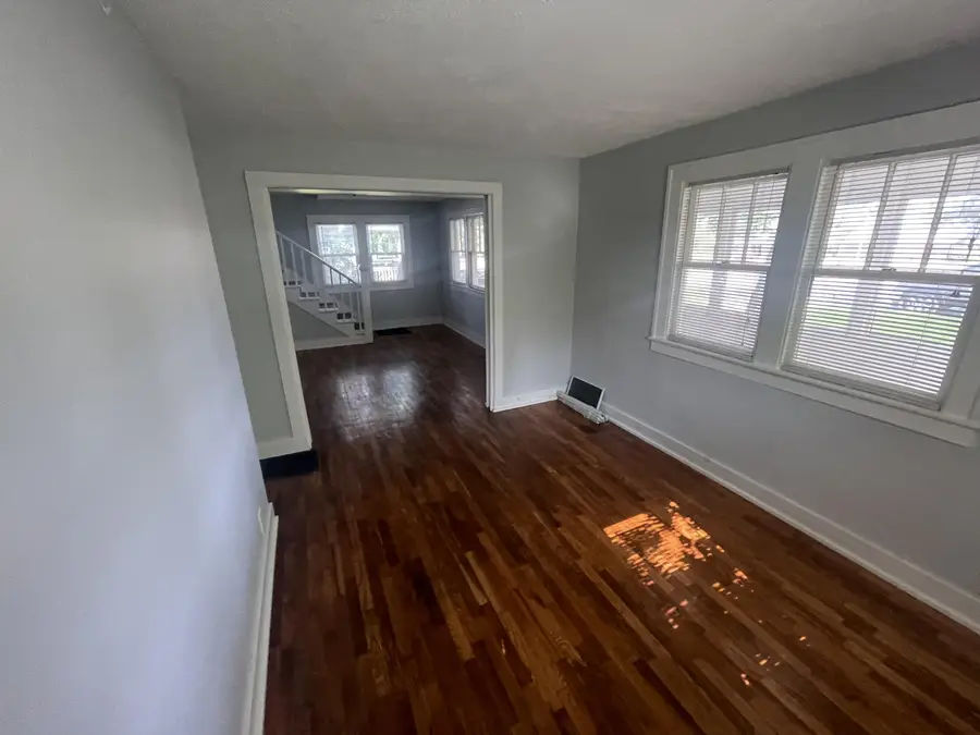 1534 Cedar Street Ne, Grand Rapids, MI 49503 - #2