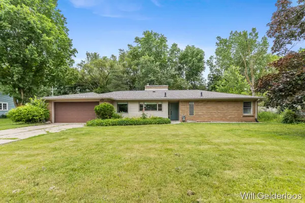 1938 Woodlawn Avenue Se, Grand Rapids, MI 49506