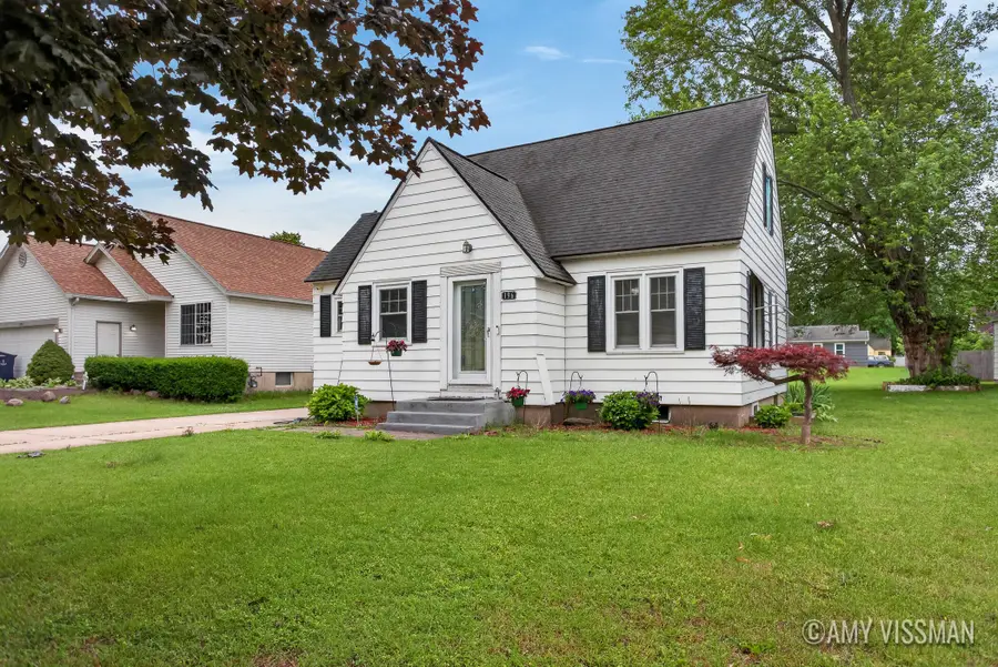 196 E 34th Street, Holland, MI 49423 - #2