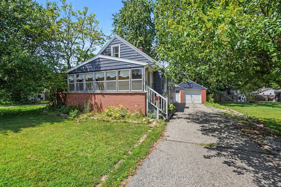 37 W Garfield Avenue, Zeeland, MI 49464 - #3