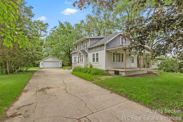 210 44th Street Se, Grand Rapids, MI 49548