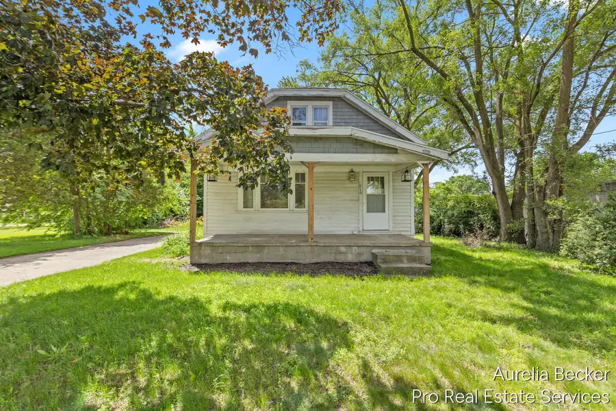 210 44th Street Se, Grand Rapids, MI 49548 - #2