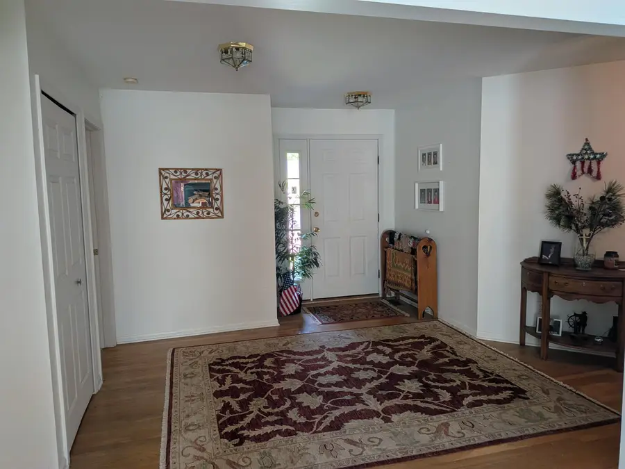 619 Hill Crest Court, Milford, MI 48381 - #2