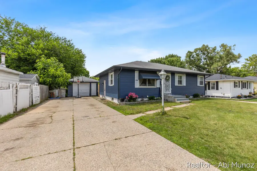 3547 Collingwood Avenue Sw, Wyoming, MI 49519 - #3