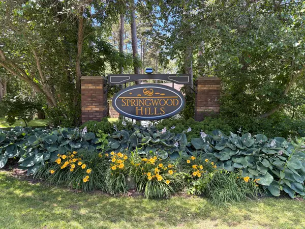 594 Springwood Drive, Kalamazoo, MI 49009