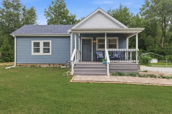 401 N Elm Street, Three Oaks, MI 49128