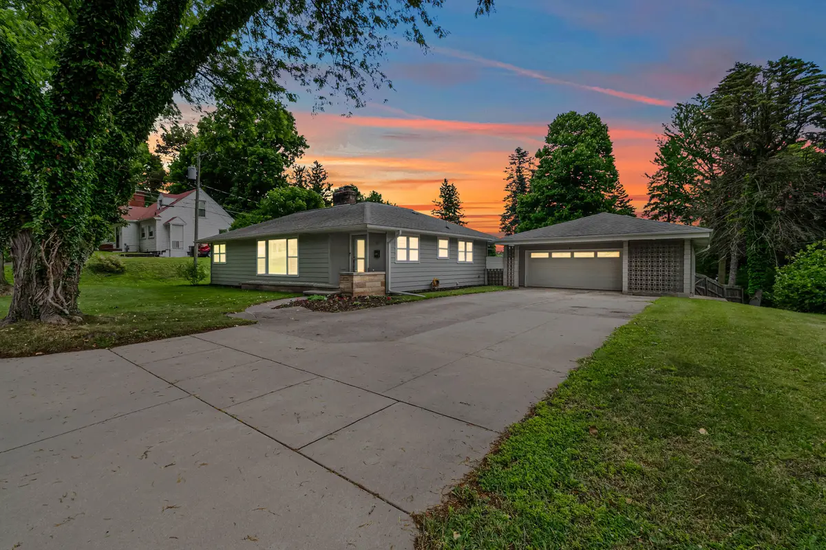 61 Charles Street, Hillsdale, MI 49242 - #1