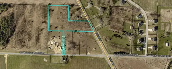 1221 E Marquette Woods Road, St. Joseph, MI 49085