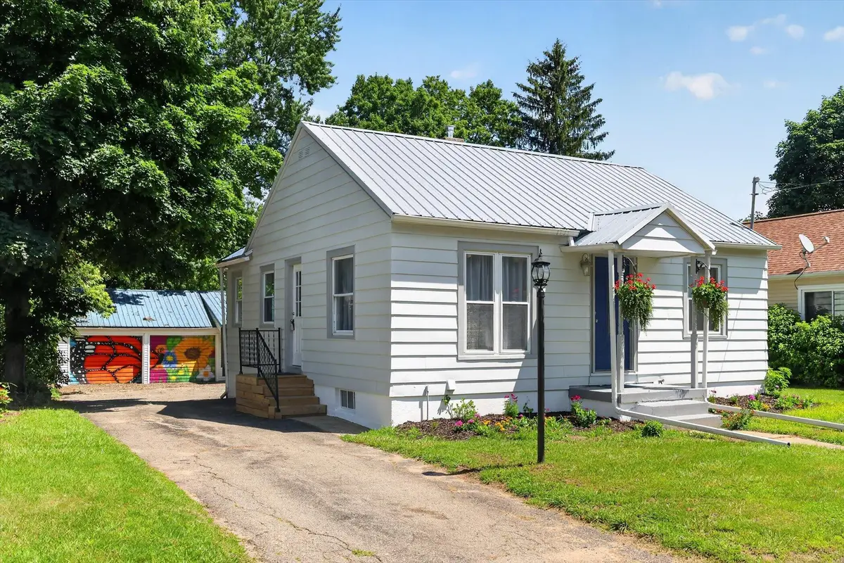 325 W South Street, Hastings, MI 49058 - #1